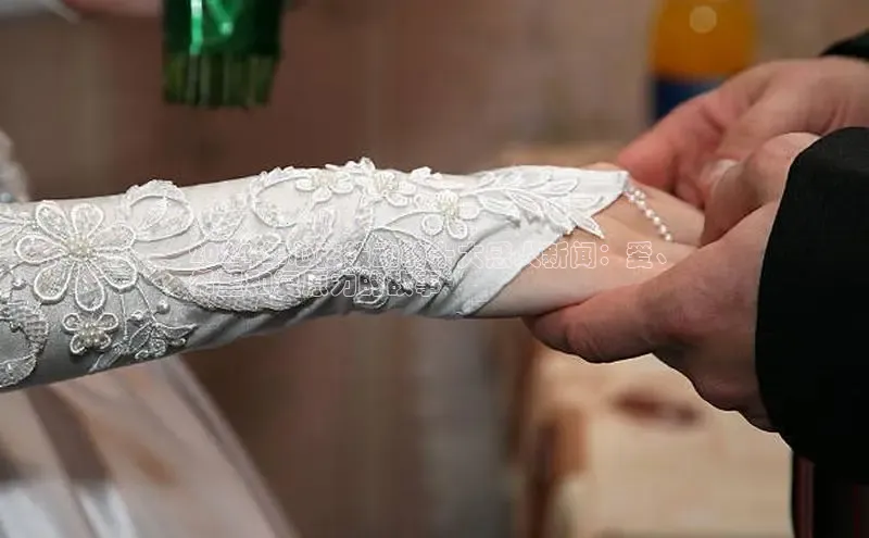 意昂体育4招商顺丰2024 年心弦拨动的十大感人新闻：爱、
希望和复原力的故事